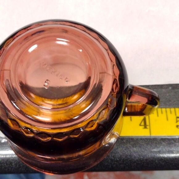 Vintage Moroccan Amethyst Hazelware Hazel Atlas Seashell Snack Plate & Cup - Picture 12 of 13